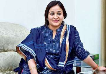 mulayam singh yadav s daughter in law lauds pm narendra modi s cleanliness campaign