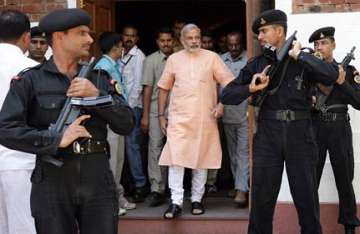not in race to become pm says narendra modi