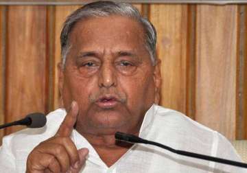 mulayam singh congratulates nitish kumar lalu prasad on grand alliance s victory