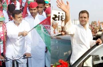 it s now a rahul v akhilesh contest thunders mulayam s son after wife s defeat