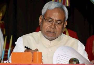 nitish attacks centre over poor condition of national highways