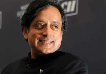 shashi tharoor thanks digvijay singh for his confidence in him