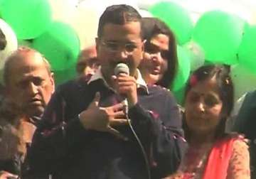 kejriwal thanks wife for always being there