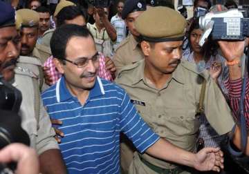 saradha scam accused kunal ghosh threatens to commit suicide
