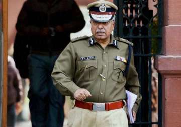 aap accuses delhi police chief of stopping fir against his brother