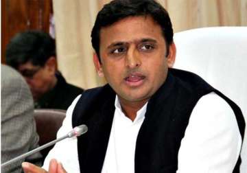 akhilesh blames centre for power crisis in up