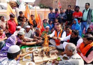 bjp leader om mathur appreciates ghar wapsi programme