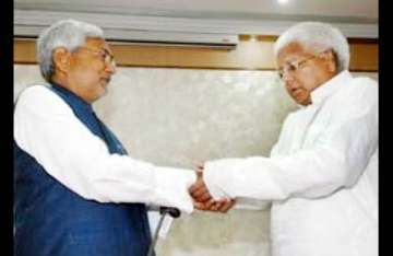 lalu dares nitish to contest bihar assembly polls