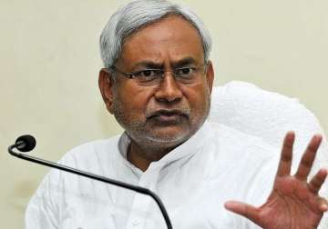nitish kumar takes on bhagwat over reconversions