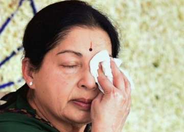 aiadmk mps observe fast demanding justice for jayalalithaa