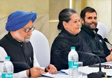 sonia gandhi rahul gandhi manmohan meet to chalk out strategy for parliament session