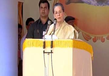 sonia gandhi makes veiled attack on bjp at sivagiri mutt in kerala