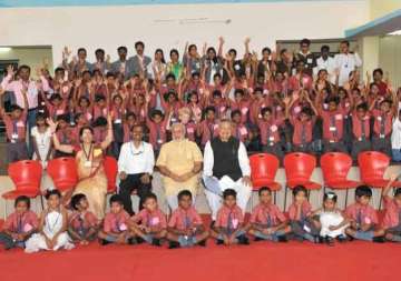 pm modi interacts with students at dantewada asks them to focus on their goals