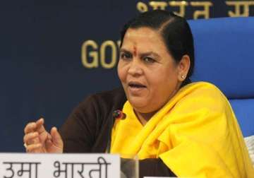 uma bharti s supporters stop train for late minister