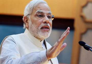 pm modi asks actors youths to popularise handloom
