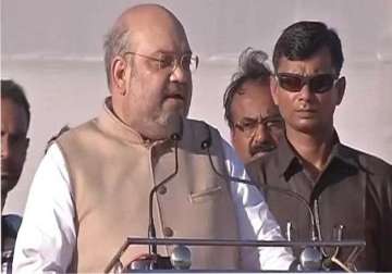 amit shah avoids practicing yoga in patna