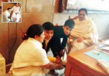 mayawati cancels ticket of party candidate who shared her photo with bsp supremo on fb