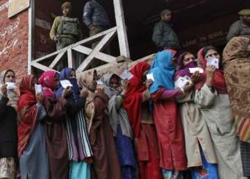 j k polls nearly 30 per cent voters exercise franchise till noon