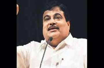 gadkari hopes munde will deliver