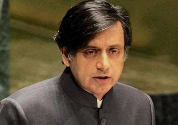 was offered to join bjp by former minister shashi tharoor