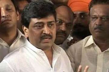 sonia directs chavan to resign