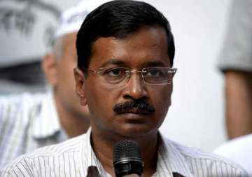 congress gives a duck to kejriwal govt on first anniversary