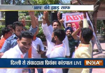 dusu election abvp trounces nsui cyss to win all 4 seats