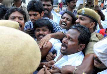 aiadmk activist commits suicide