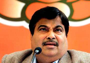 congress hints at upping offensive against govt over gadkari issue