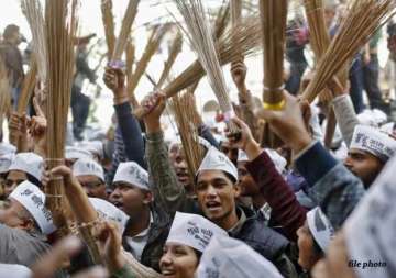 aap crisis many maharashtra leaders extremely upset may quit party