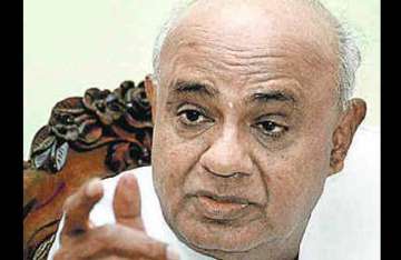 cong condemns deve gowda s remarks