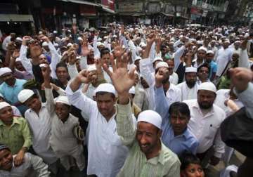 shiv sena tells muslims for special treatment go to pakistan