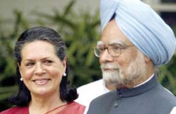 sonia pm discuss strategy with upa allies for par session