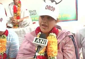 union minister v k singh s daughter joins orop protest