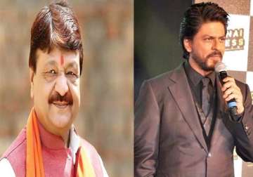 bjp s kailash vijayvargiya retracts tweets on shah ruk khan