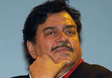 bihar polls shatrughan sinha casts vote keeps away from campaigning