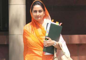 union minister harsimrat kaur badal takes on rahul gandhi over amethi food park issue