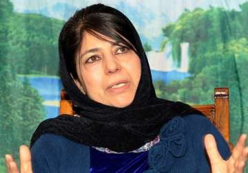 j k stand off mehbooba to meet senior partymen today may take a call on govt formation