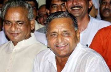 mulayam seeks pardon from muslims for taking kalyan s support