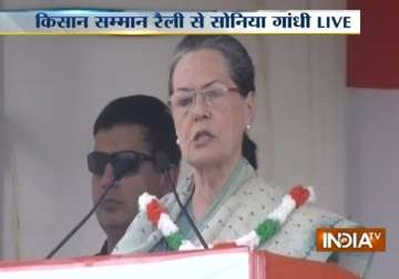 fight on land bill now in states says sonia gandhi