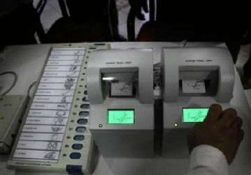 bihar polls 586 candidates in the fray for 1st phase after withdrawal