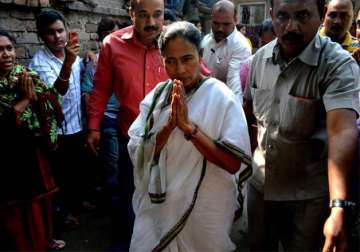 mamata expresses solidarity with christian march in delhi