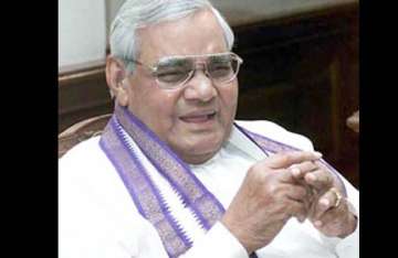 vajpayee likely to continue as nda chairman