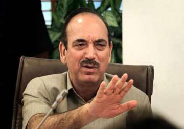 azad takes exceptions to waving of pak flags in j k