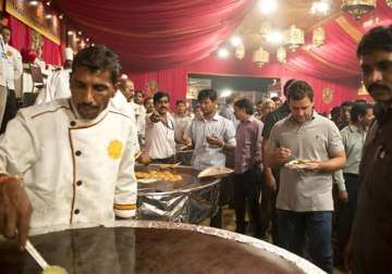 rahul gandhi visits red fort ramlila enjoys delicacies