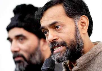 read yogendra yadav s fb message after expulsion from aap