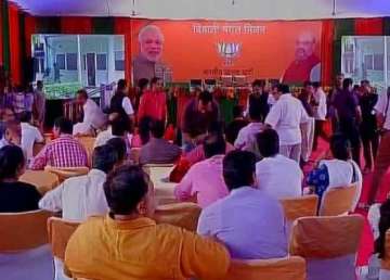 journalists bjp leaders start arriving bjp office for diwali milan