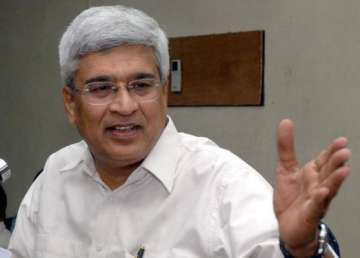 prakash karat welcomes unity bid of erstwhile janata parivar