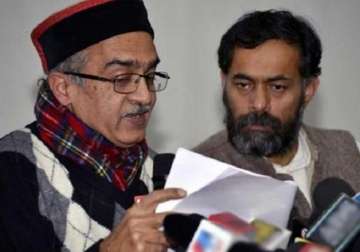 yogendra yadav prashant bhushan write to volunteers ask party lokpal to probe charges against them