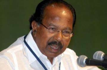 people should decide who is right in karnataka says moily
